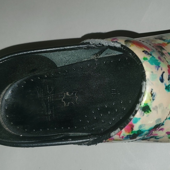 Dansko Watercolor Print Clogs sz 39 - Picture 11 of 15